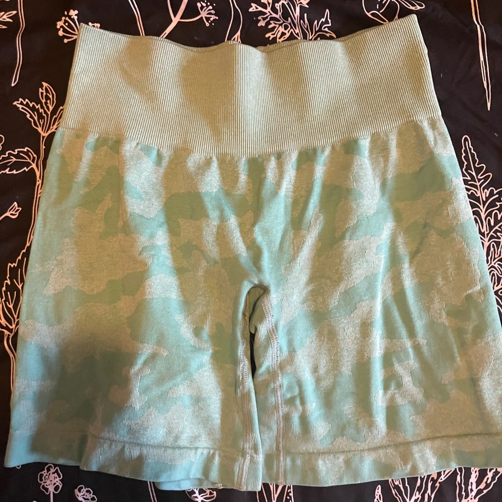 NVTN CAMO SHORTS